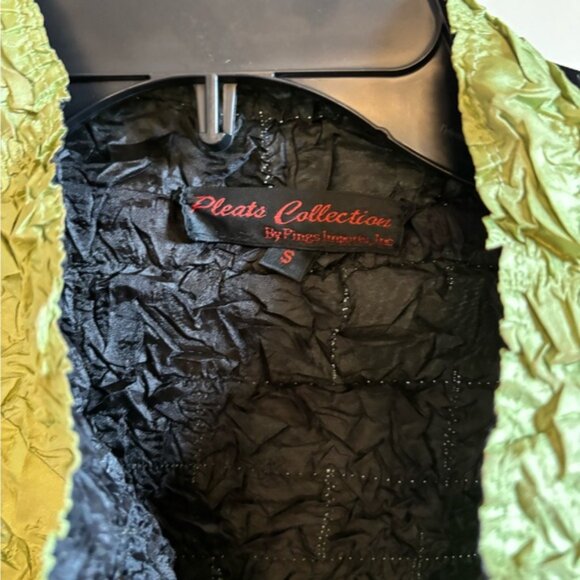 Pleats collection by pings Women's Crinkled Green top - Picture 3 of 3